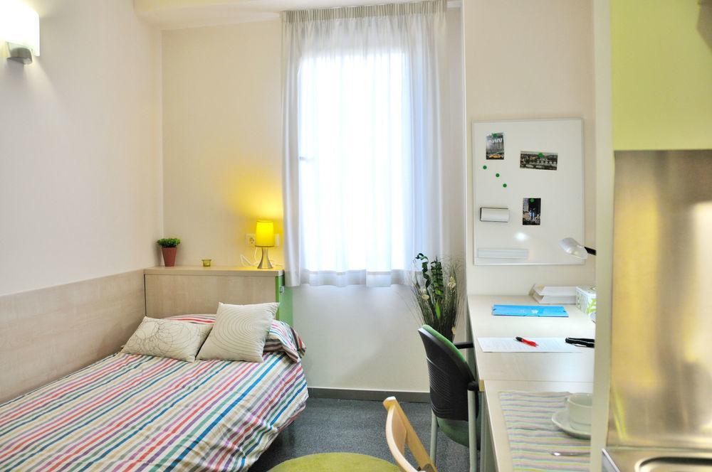 Residencia Universitaria Resa Damia Bonet Valencia Eksteriør billede